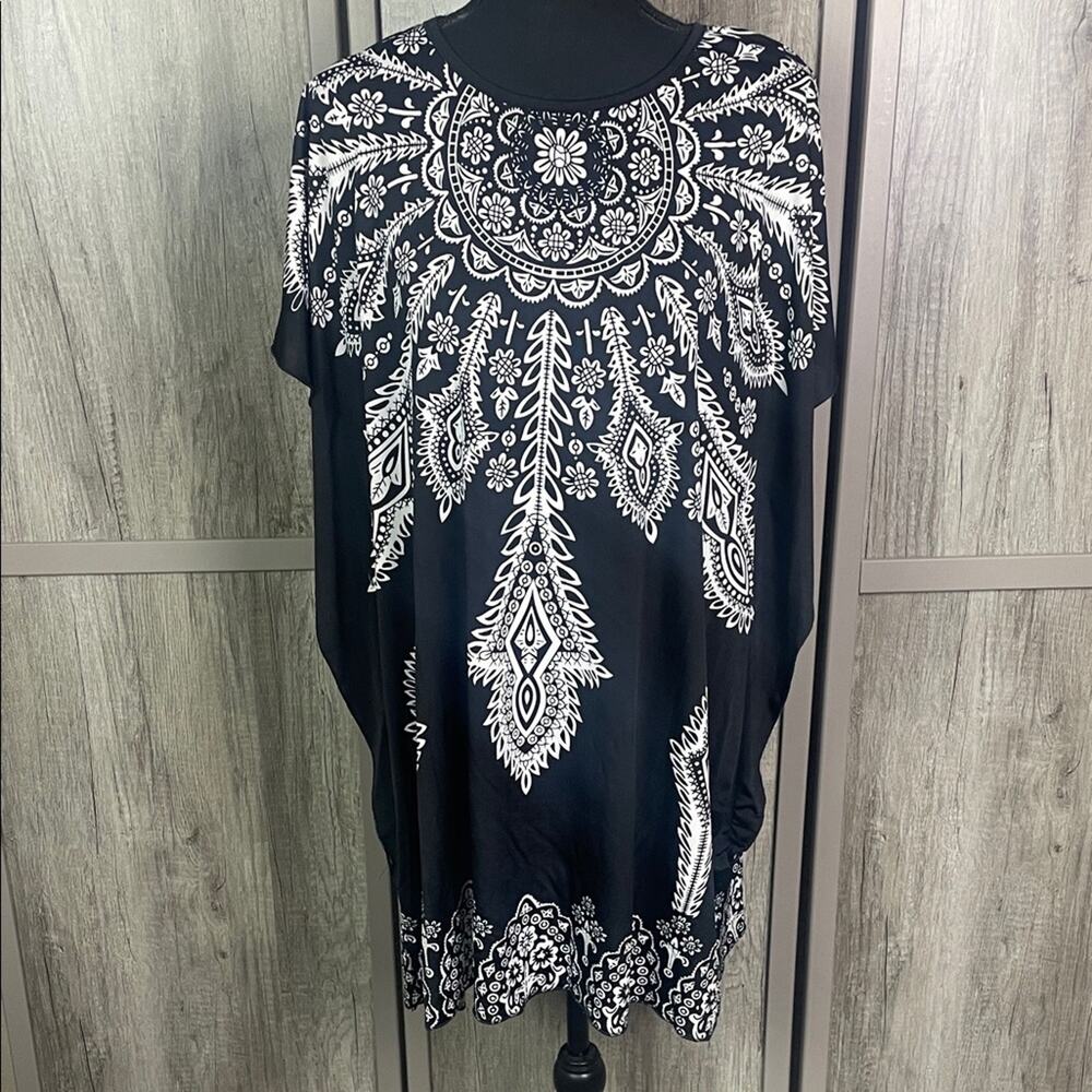 CristinaLove Black and White Patterned Kaftan/swim cover women's XL